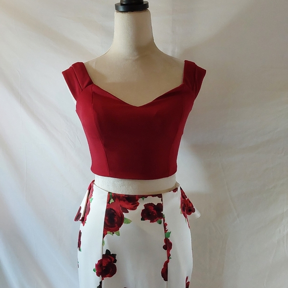 Social Code Off The Shoulder Floral Red Rose Mermaid Prom Dress Size 3 - Picture 11 of 16